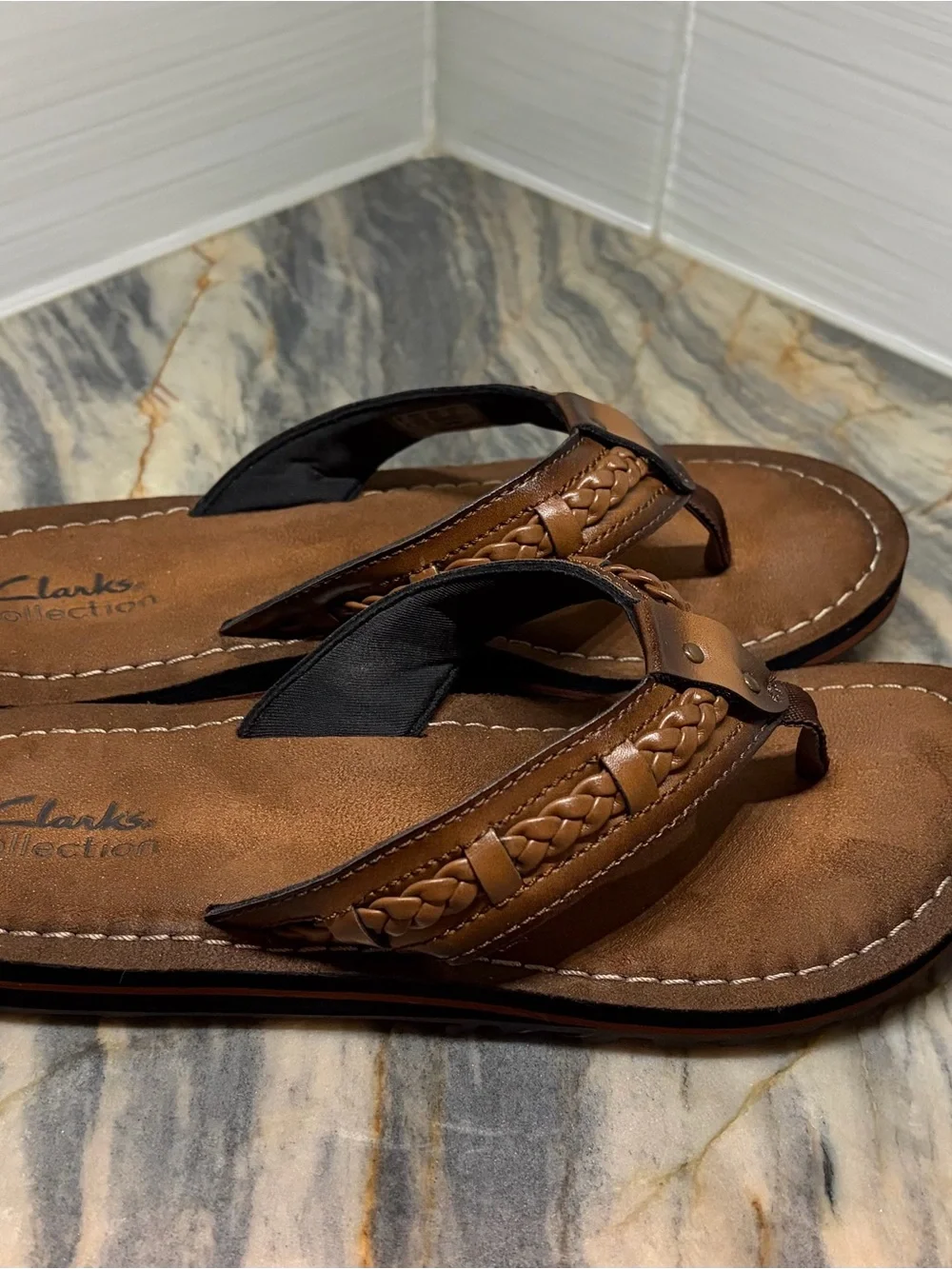 Collection by Clarks Fenner Nerice Brown Honey Leather Thong Flip Flops 6